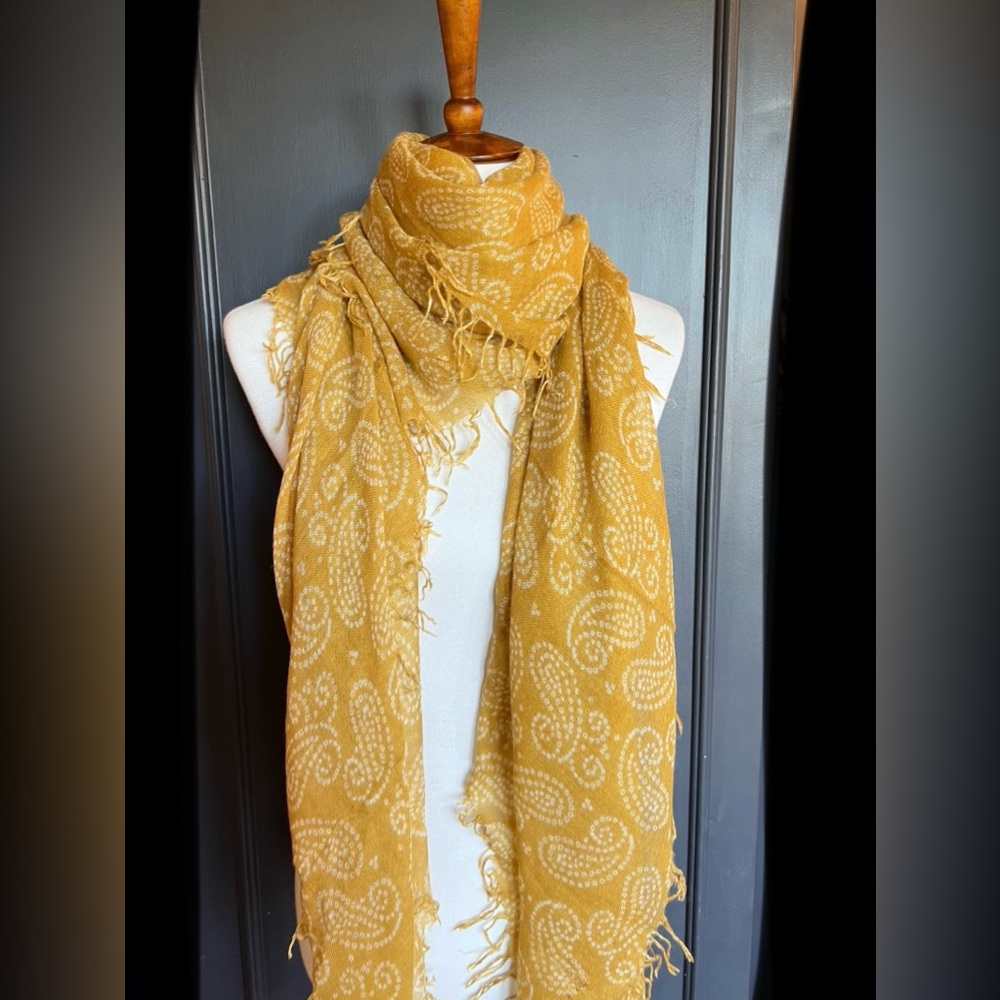 New Authentic Chan Luu Paisley Cashmere Silk Scarf Color: Chai Tea